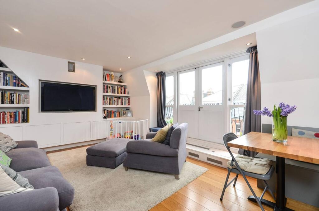 2 bed 1st Floor Flat for rent in Hampstead. From Foxtons - Hampstead