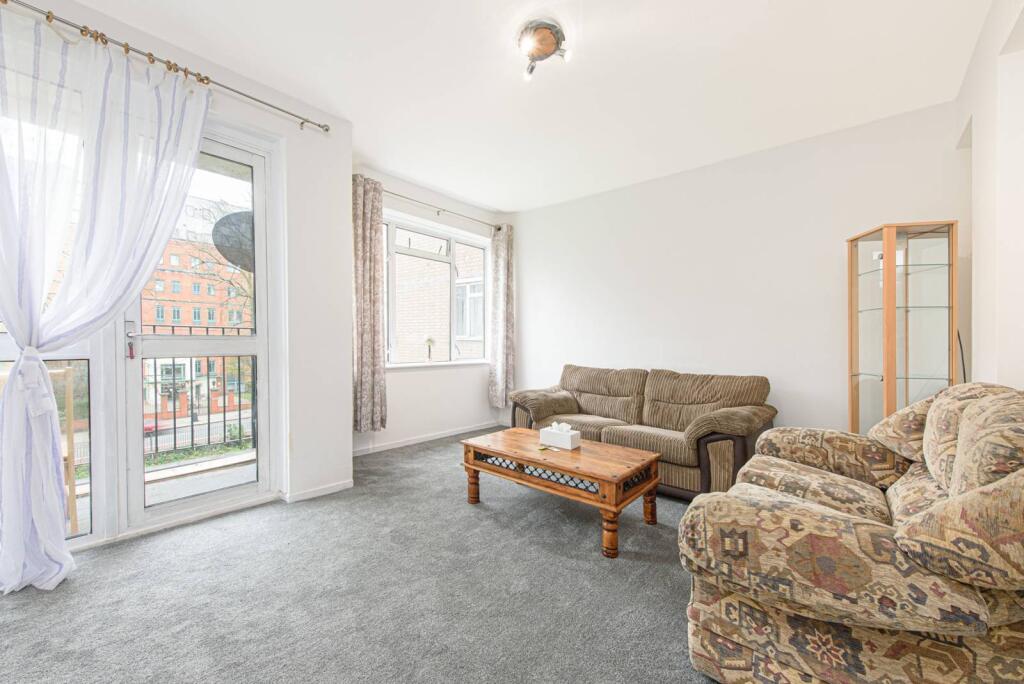 2 bed 1st Floor Flat for rent in Willesden. From Foxtons - Hampstead