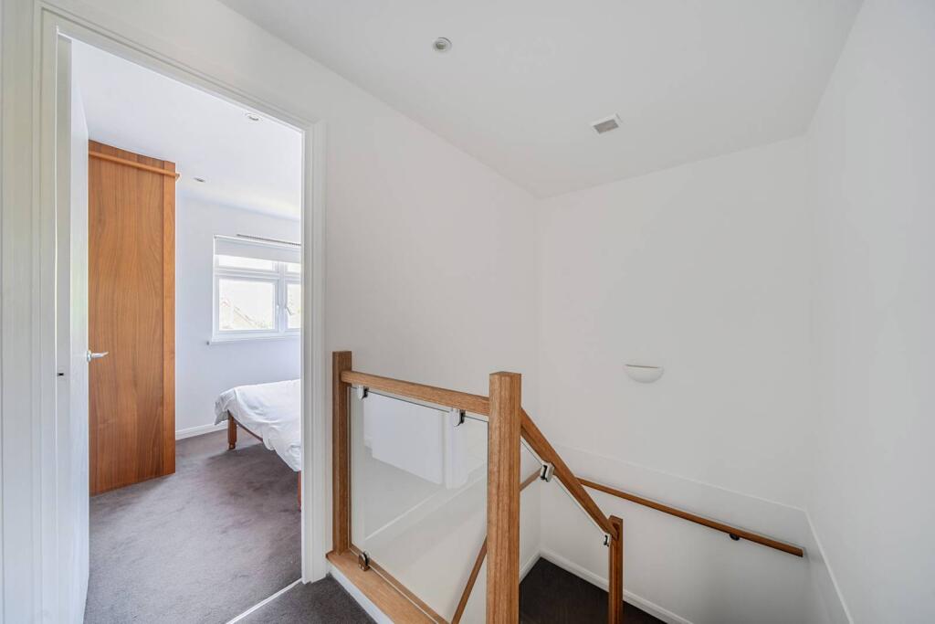 4 bed End of Terrace for rent in London. From Foxtons - Hampstead