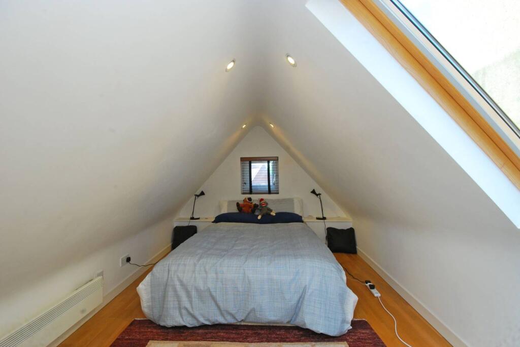1 bed 1st Floor Flat for rent in Hampstead. From Foxtons - Hampstead