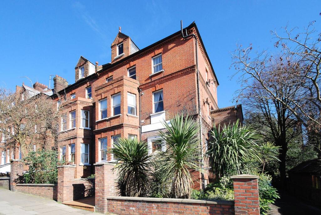 2 bed 1st Floor Flat for rent in London. From Foxtons - Hampstead