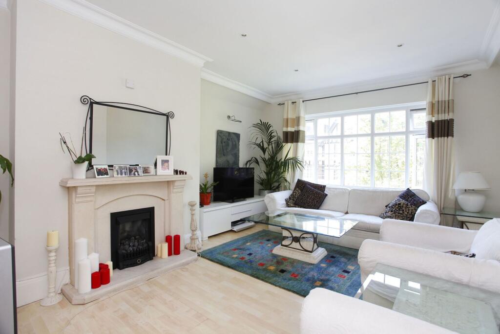 2 bed 1st Floor Flat for rent in Willesden. From Foxtons - Hampstead