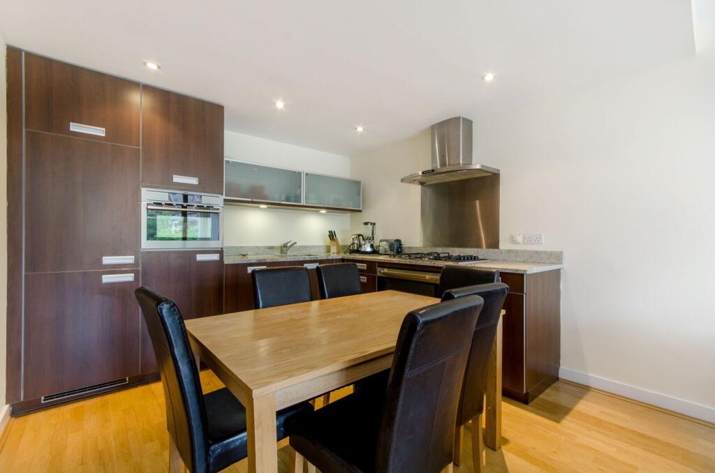 2 bed 1st Floor Flat for rent in Hampstead. From Foxtons - Hampstead