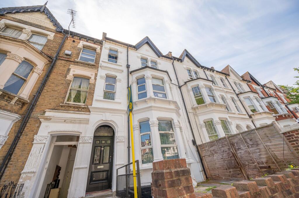 1 bed 1st Floor Flat for rent in Hampstead. From Foxtons - Hampstead
