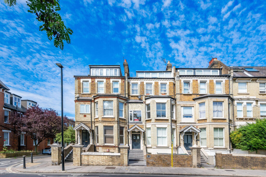 2 bed 1st Floor Flat for rent in Hampstead. From Foxtons - Hampstead
