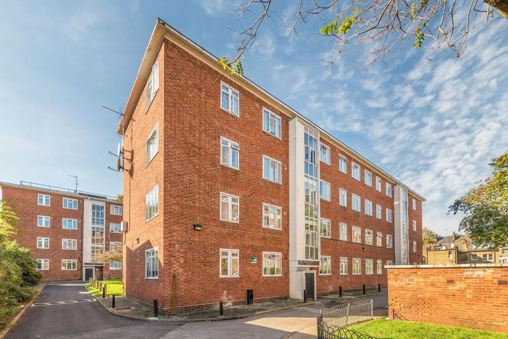 3 bed 1st Floor Flat for rent in London. From Foxtons - Hampstead 3 bed 1st Floor Flat for rent in London. From Foxtons - Hampstead
