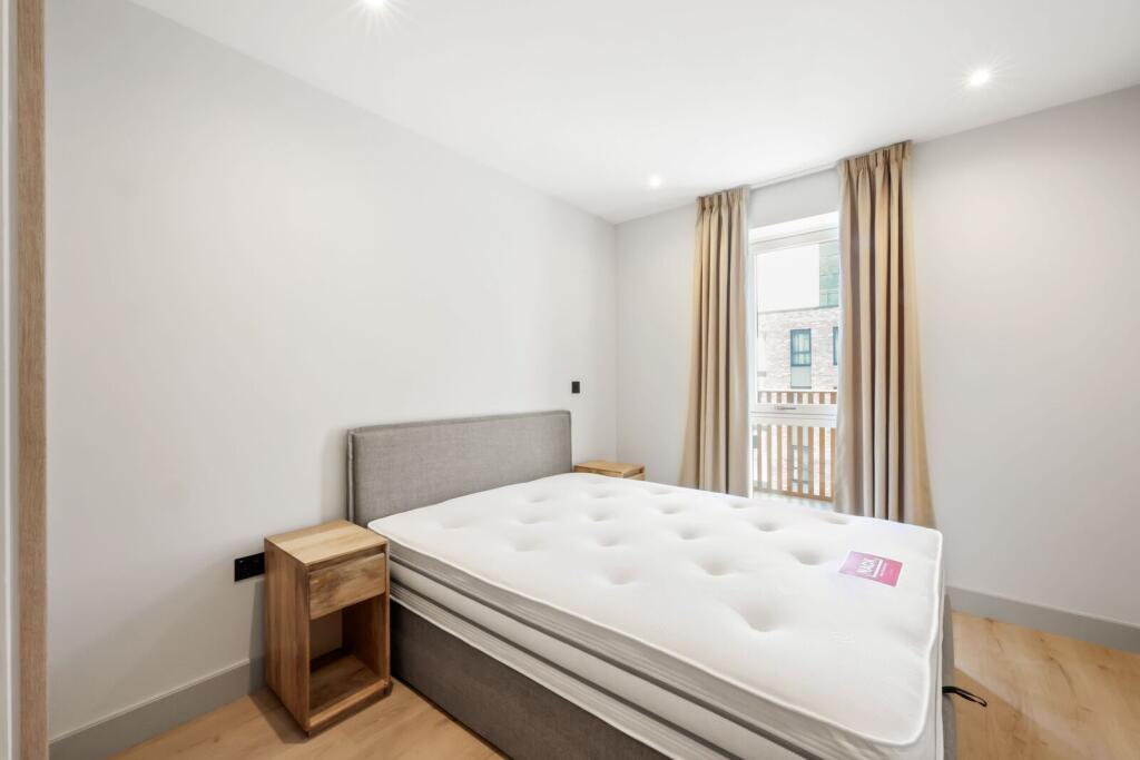 2 bed 1st Floor Flat for rent in London. From Foxtons - Hampstead