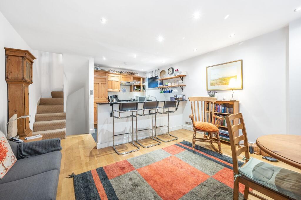 3 bed Cottage for rent in Hampstead. From Foxtons - Hampstead