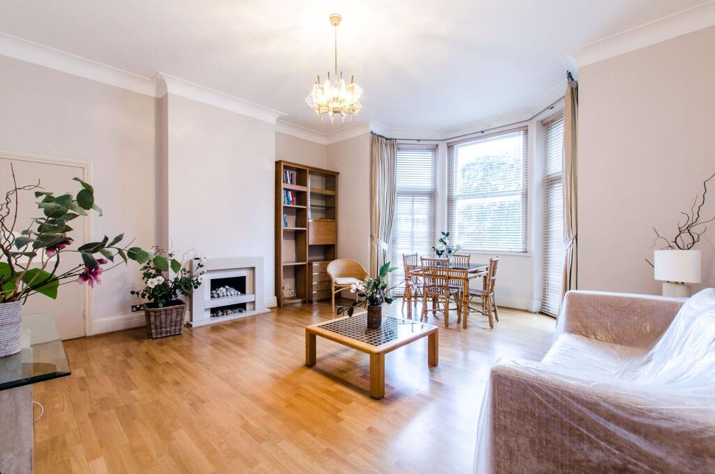 2 bed 1st Floor Flat for rent in Hampstead. From Foxtons - Hampstead