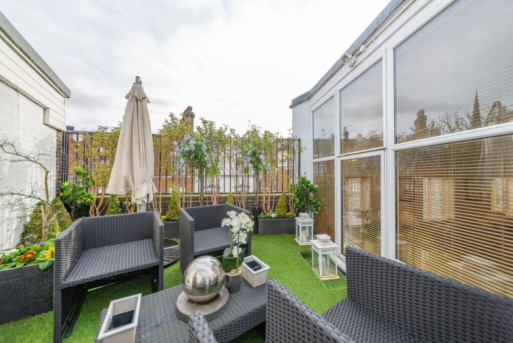 2 bed 1st Floor Flat for rent in Hampstead. From Foxtons - Hampstead
