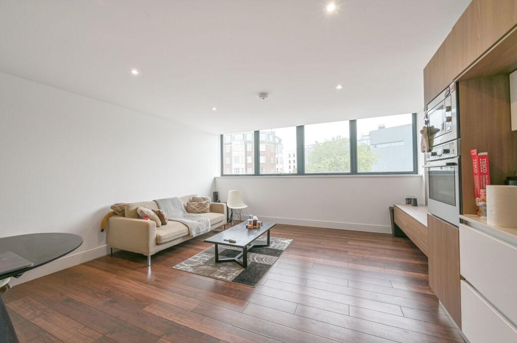 1 bed 1st Floor Flat for rent in London. From Foxtons - Hampstead