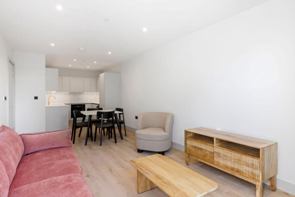 2 bed 1st Floor Flat for rent in London. From Foxtons - Hampstead