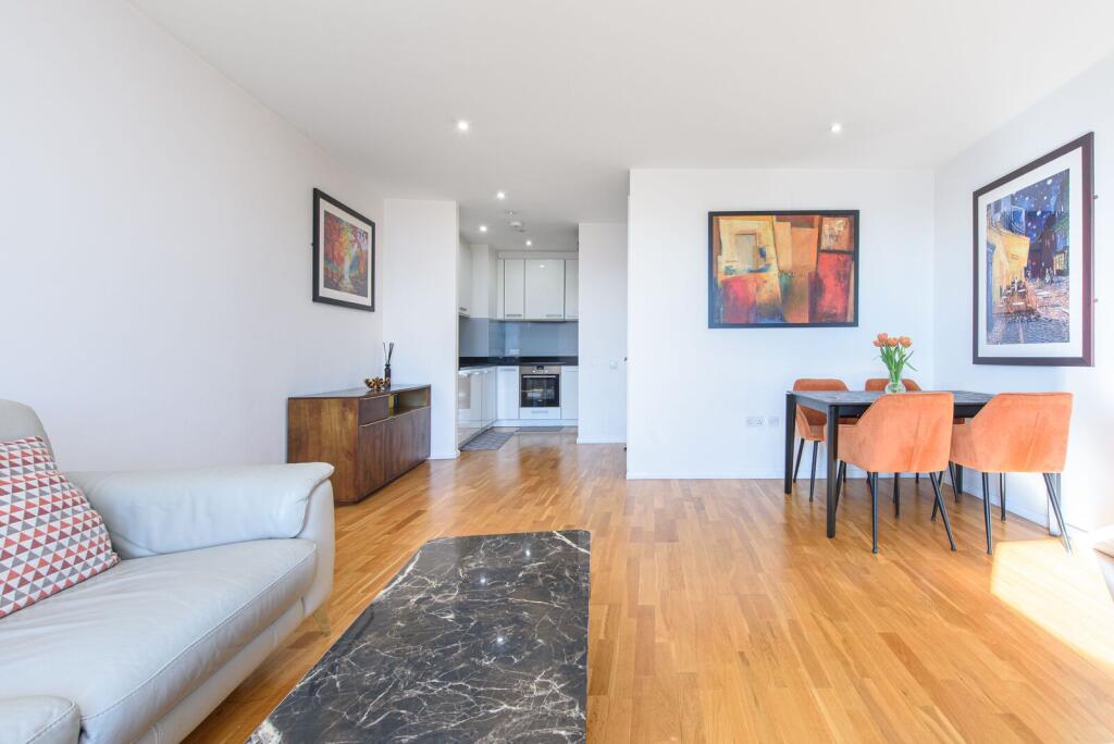 2 bed 1st Floor Flat for rent in Hampstead. From Foxtons - Hampstead
