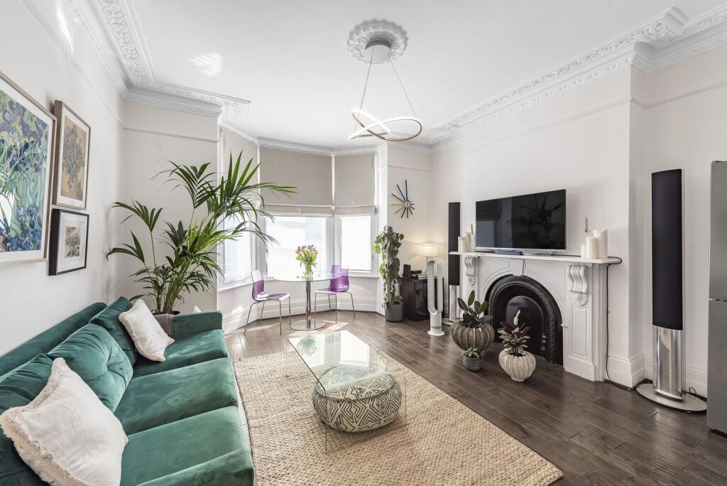 2 bed 1st Floor Flat for rent in London. From Foxtons - Hampstead