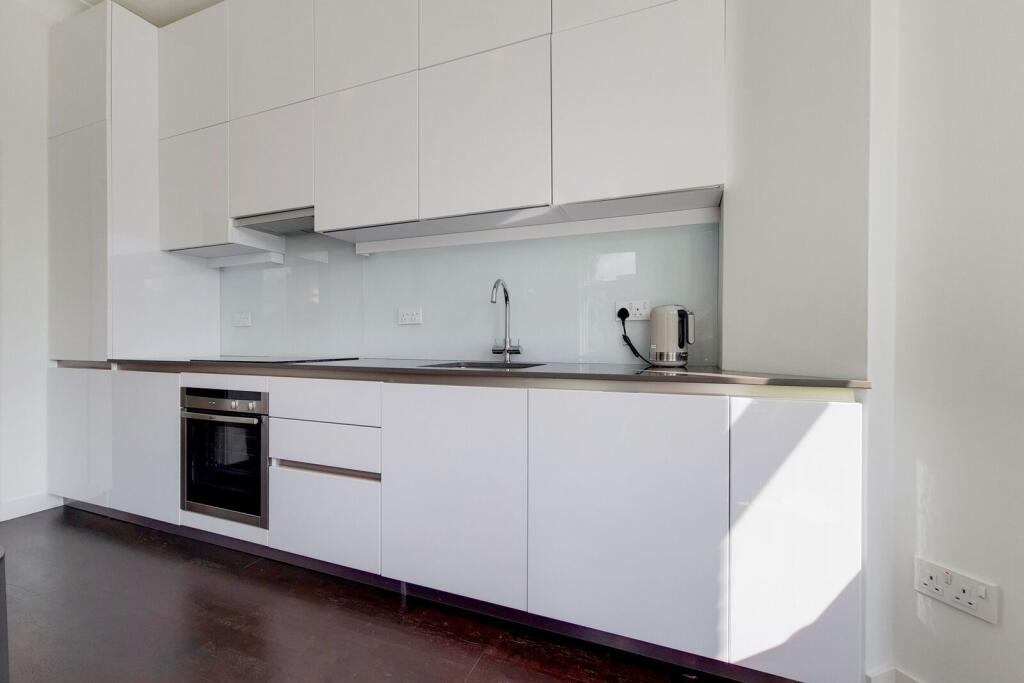 2 bed 1st Floor Flat for rent in London. From Foxtons - Hampstead