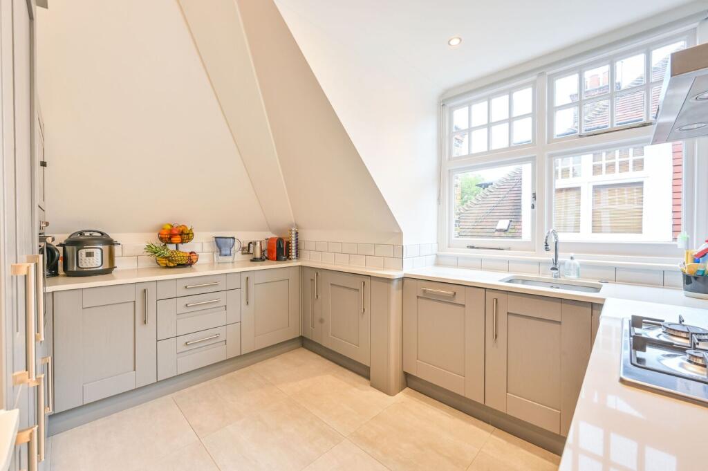2 bed 1st Floor Flat for rent in London. From Foxtons - Hampstead