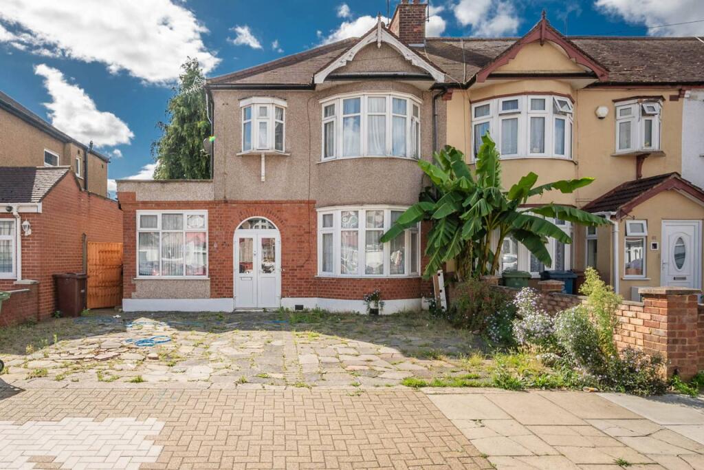4 bed End of Terrace for rent in Harrow. From Foxtons - Harrow