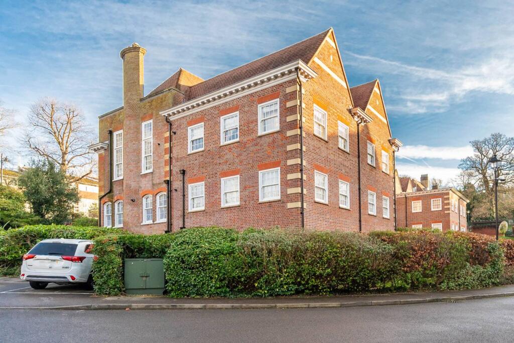 2 bed 1st Floor Flat for rent in Harrow. From Foxtons - Harrow