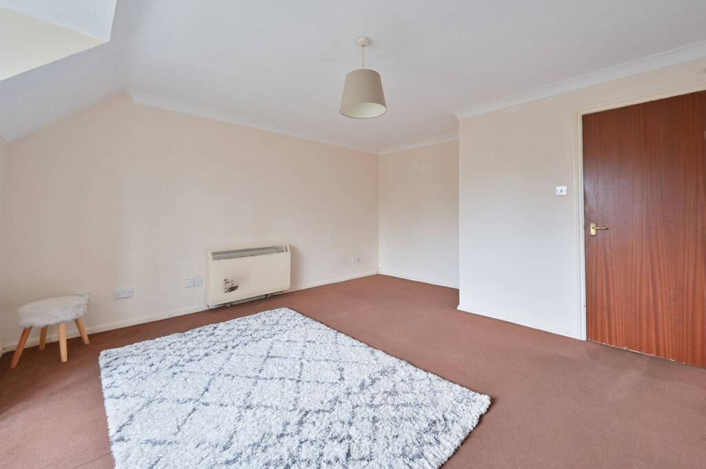 1 bed 1st Floor Flat for rent in Northolt. From Foxtons - Harrow