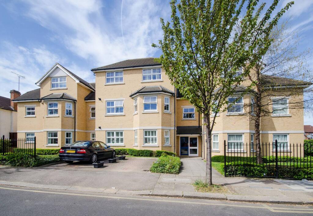 2 bed 1st Floor Flat for rent in Harrow. From Foxtons - Harrow