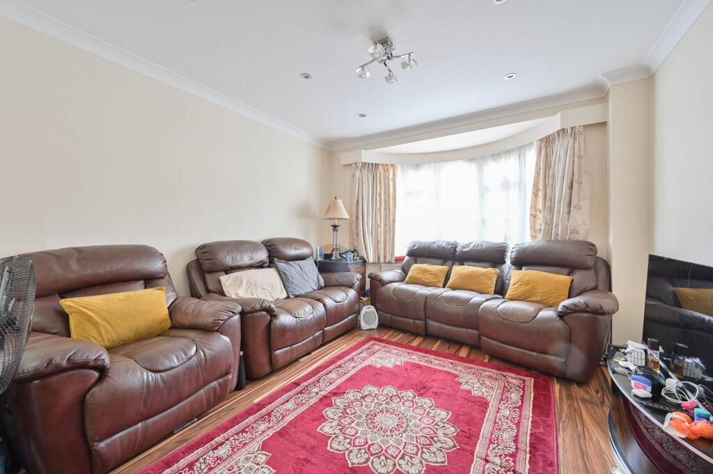 3 bed End of Terrace for rent in Harrow. From Foxtons - Harrow