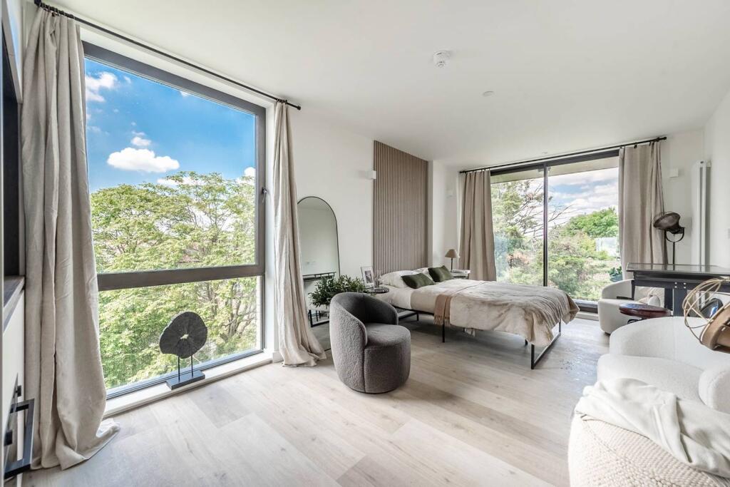 0 bed Studio for rent in . From Foxtons - Harrow