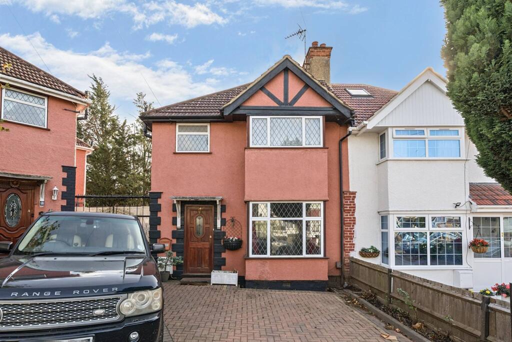 3 bed Detached for rent in Harrow. From Foxtons - Harrow