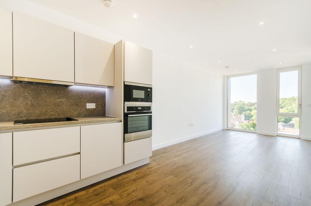 1 bed 1st Floor Flat for rent in Harrow. From Foxtons - Harrow