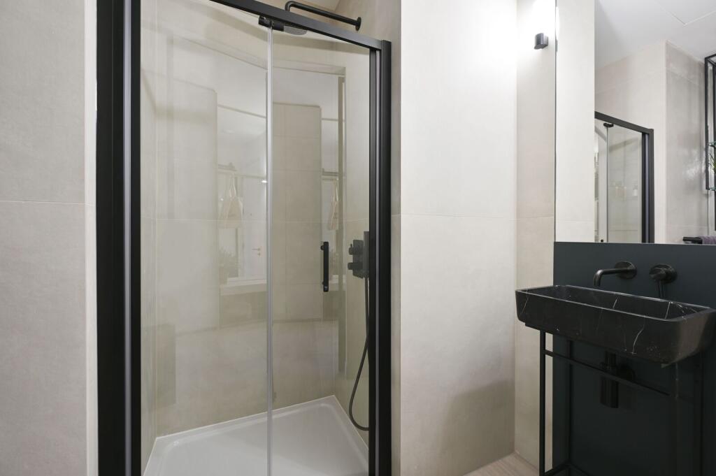 4 bed Studio for rent in Harrow. From Foxtons - Harrow