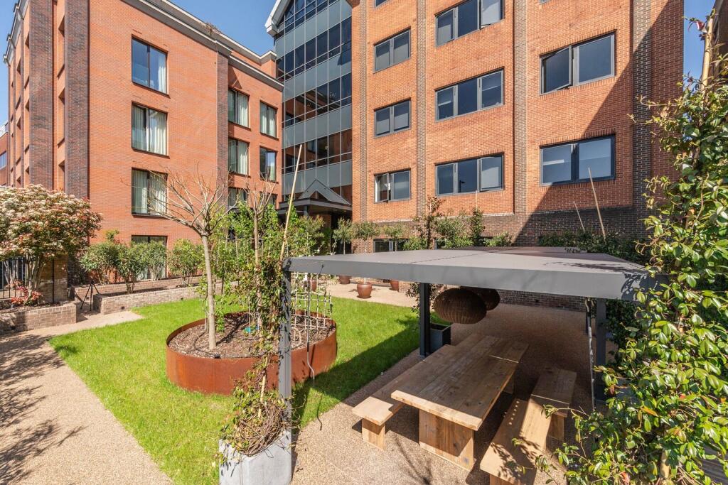 4 bed Studio for rent in Harrow. From Foxtons - Harrow