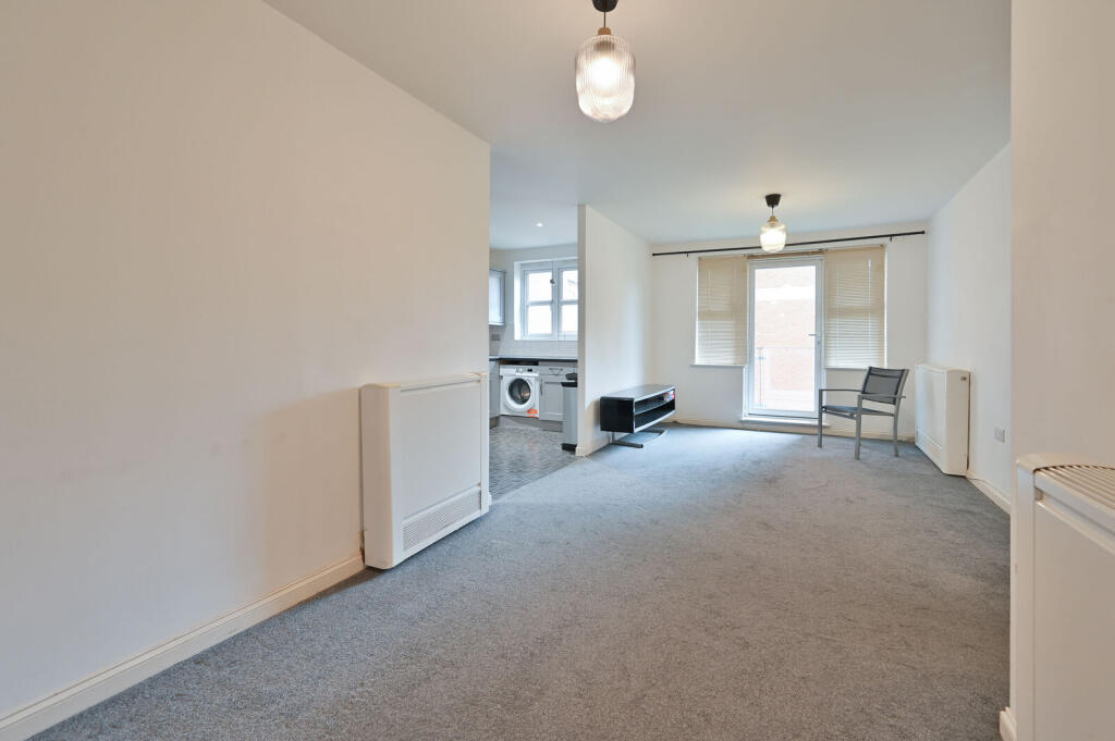 2 bed 1st Floor Flat for rent in Harrow. From Foxtons - Harrow