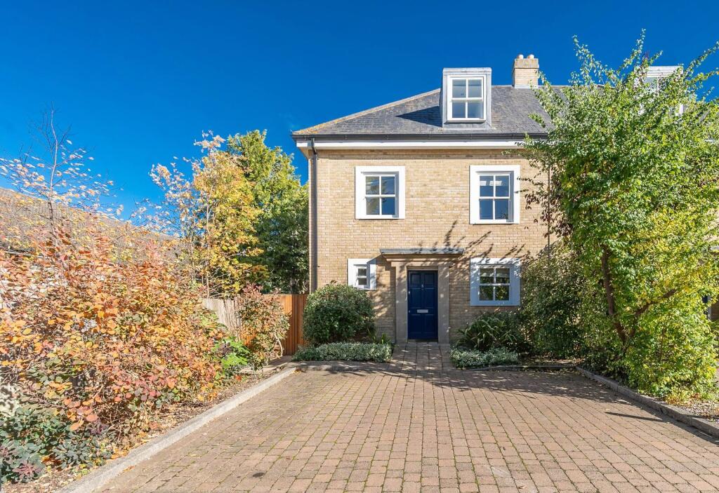 4 bed Detached for rent in Harrow. From Foxtons - Harrow
