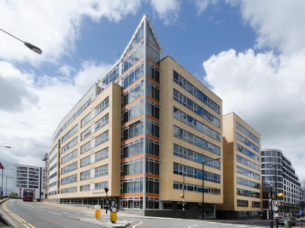 1 bed 1st Floor Flat for rent in Harrow. From Foxtons - Harrow