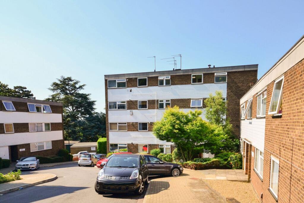 2 bed 1st Floor Flat for rent in Harrow. From Foxtons - Harrow
