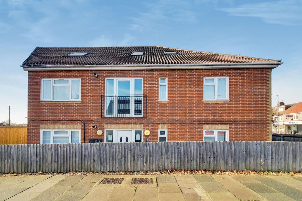 1 bed 1st Floor Flat for rent in Northolt. From Foxtons - Harrow