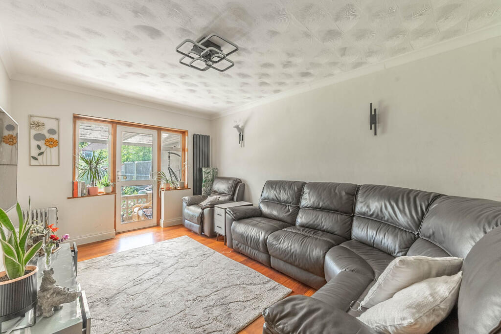 4 bed End of Terrace for rent in Northolt. From Foxtons - Harrow