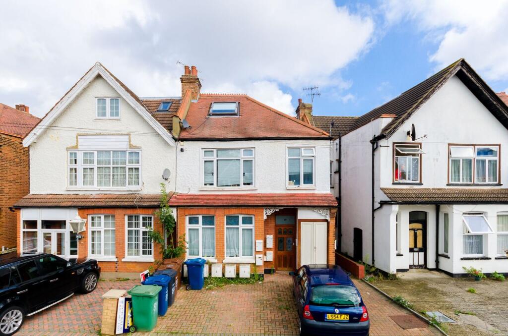 4 bed Studio for rent in Harrow. From Foxtons - Harrow