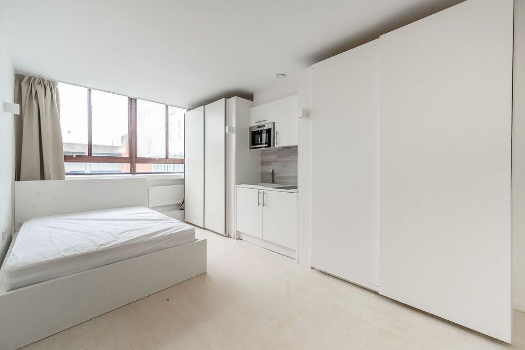 4 bed Studio for rent in Harrow. From Foxtons - Harrow