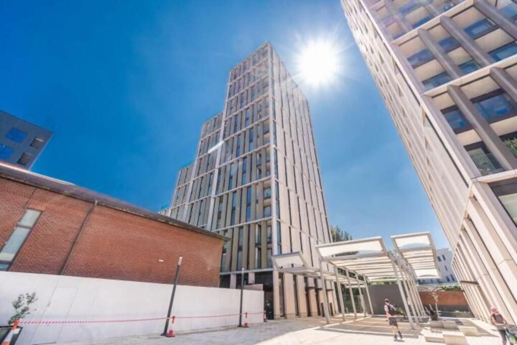 1 bed 1st Floor Flat for rent in Harrow. From Foxtons - Harrow