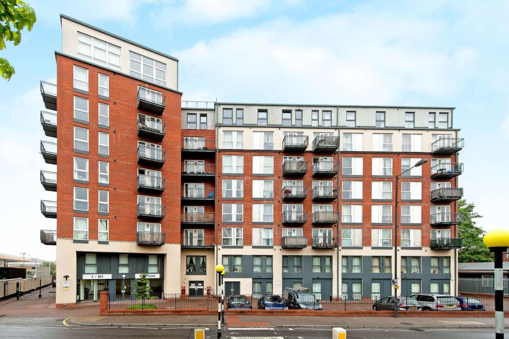 1 bed 1st Floor Flat for rent in Harrow. From Foxtons - Harrow