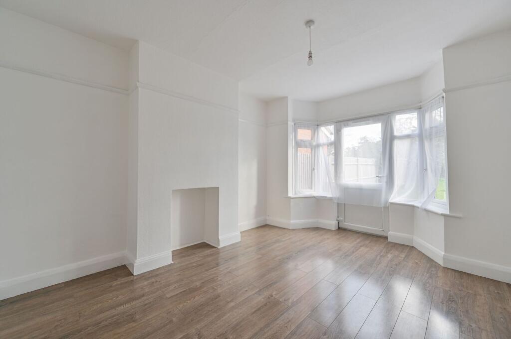 3 bed Detached for rent in Harrow. From Foxtons - Harrow 3 bed Detached for rent in Harrow. From Foxtons - Harrow
