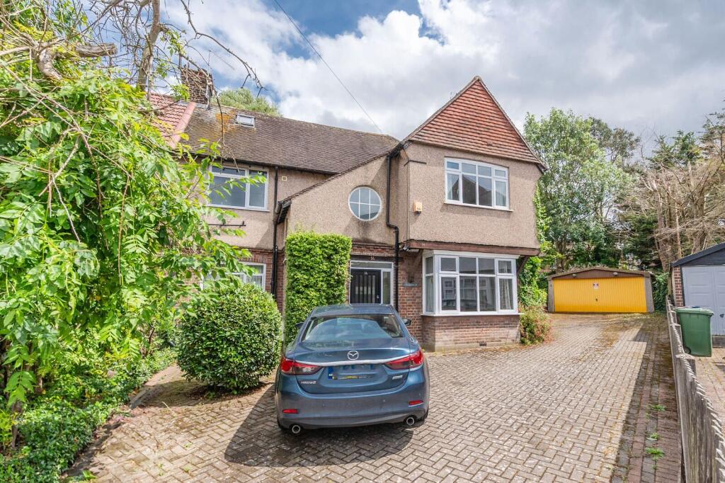 5 bed Detached for rent in Harrow. From Foxtons - Harrow 5 bed Detached for rent in Harrow. From Foxtons - Harrow