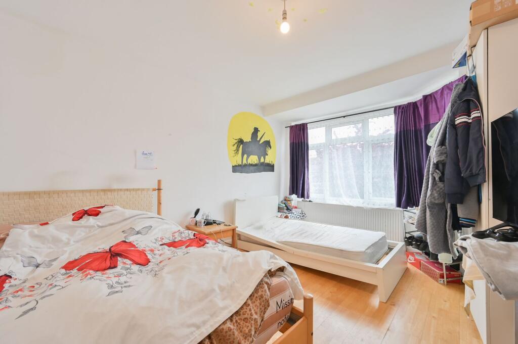 3 bed Mid Terraced House for rent in Harrow. From Foxtons - Harrow