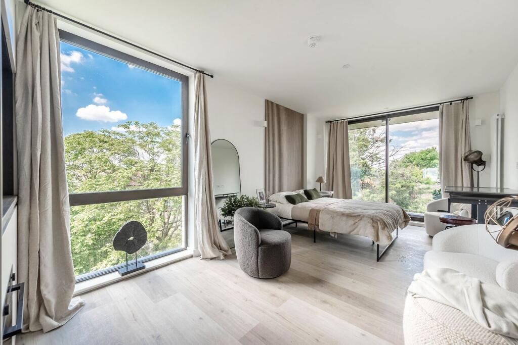 4 bed Studio for rent in Harrow. From Foxtons - Harrow