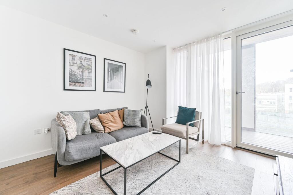 1 bed 1st Floor Flat for rent in Harrow. From Foxtons - Harrow