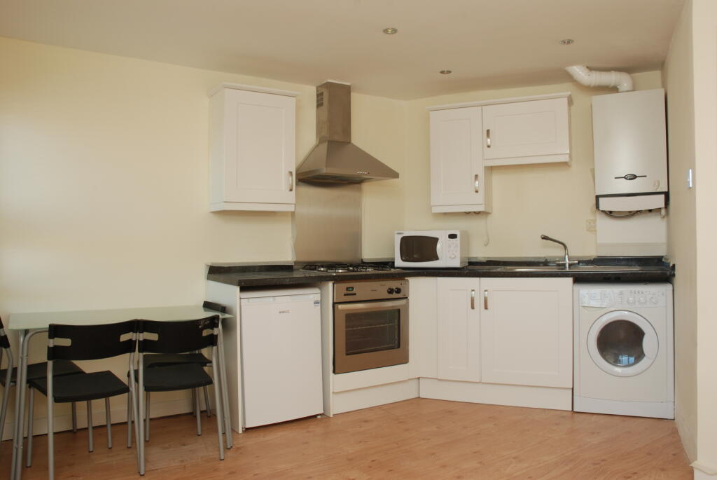 4 bed Studio for rent in Harrow. From Foxtons - Harrow