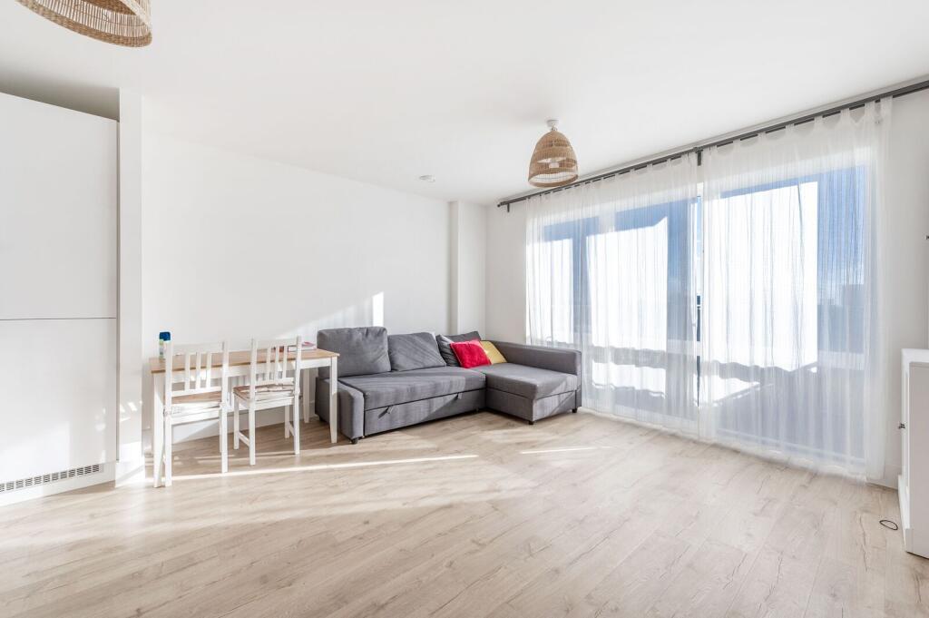 1 bed 1st Floor Flat for rent in Harrow. From Foxtons - Harrow