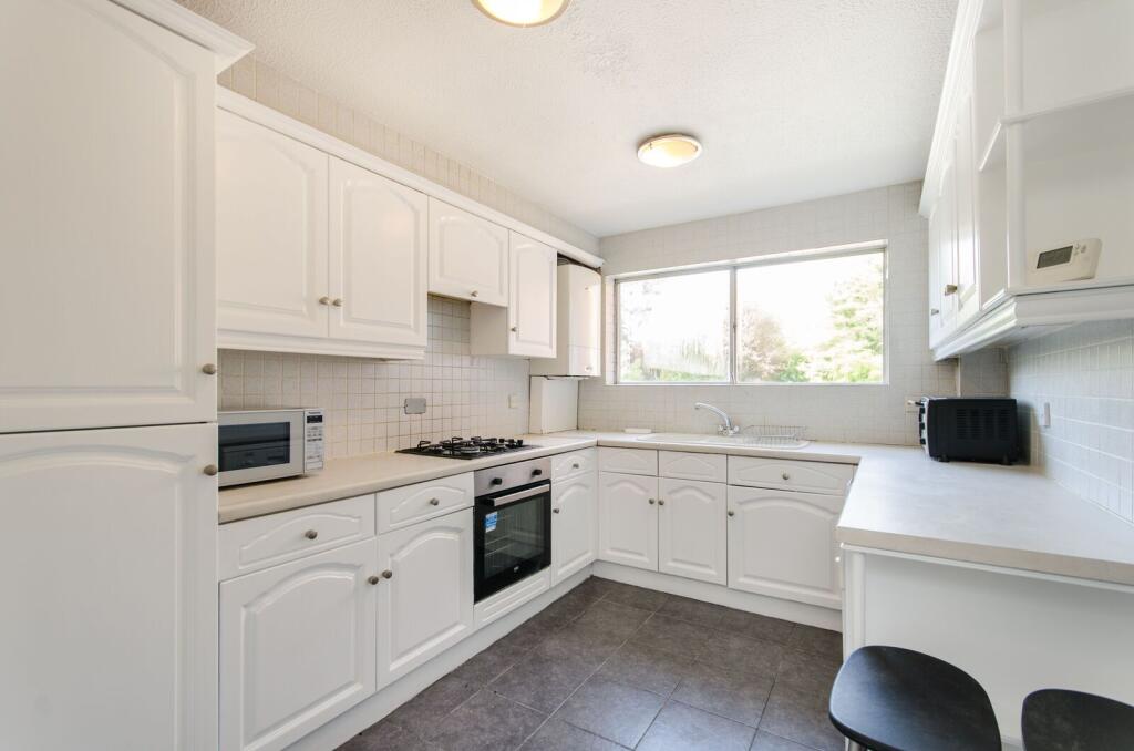 2 bed 1st Floor Flat for rent in Harrow. From Foxtons - Harrow