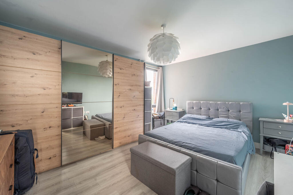 1 bed 1st Floor Flat for rent in Harrow. From Foxtons - Harrow