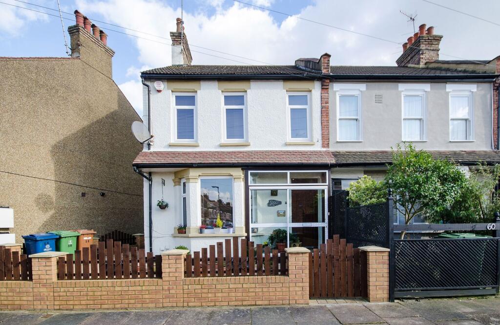 3 bed Detached for rent in Harrow. From Foxtons - Harrow